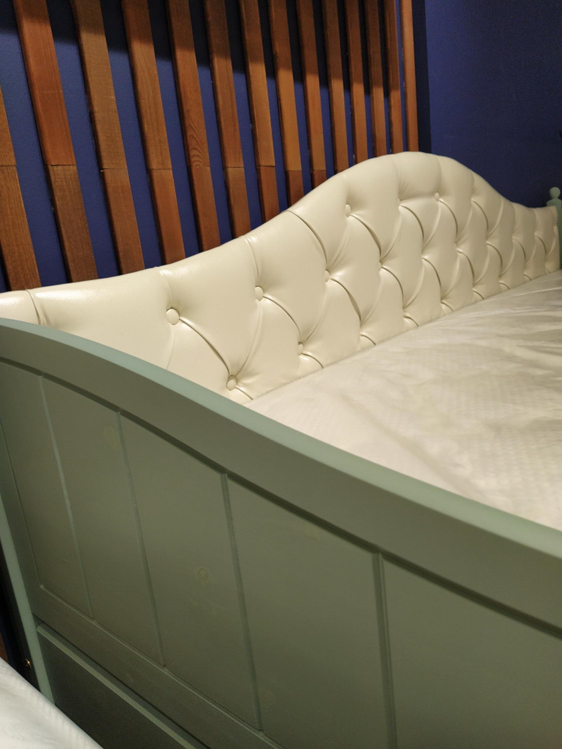 Тахта Айно №8 с мягким изголовьем с ящиками  900х2000