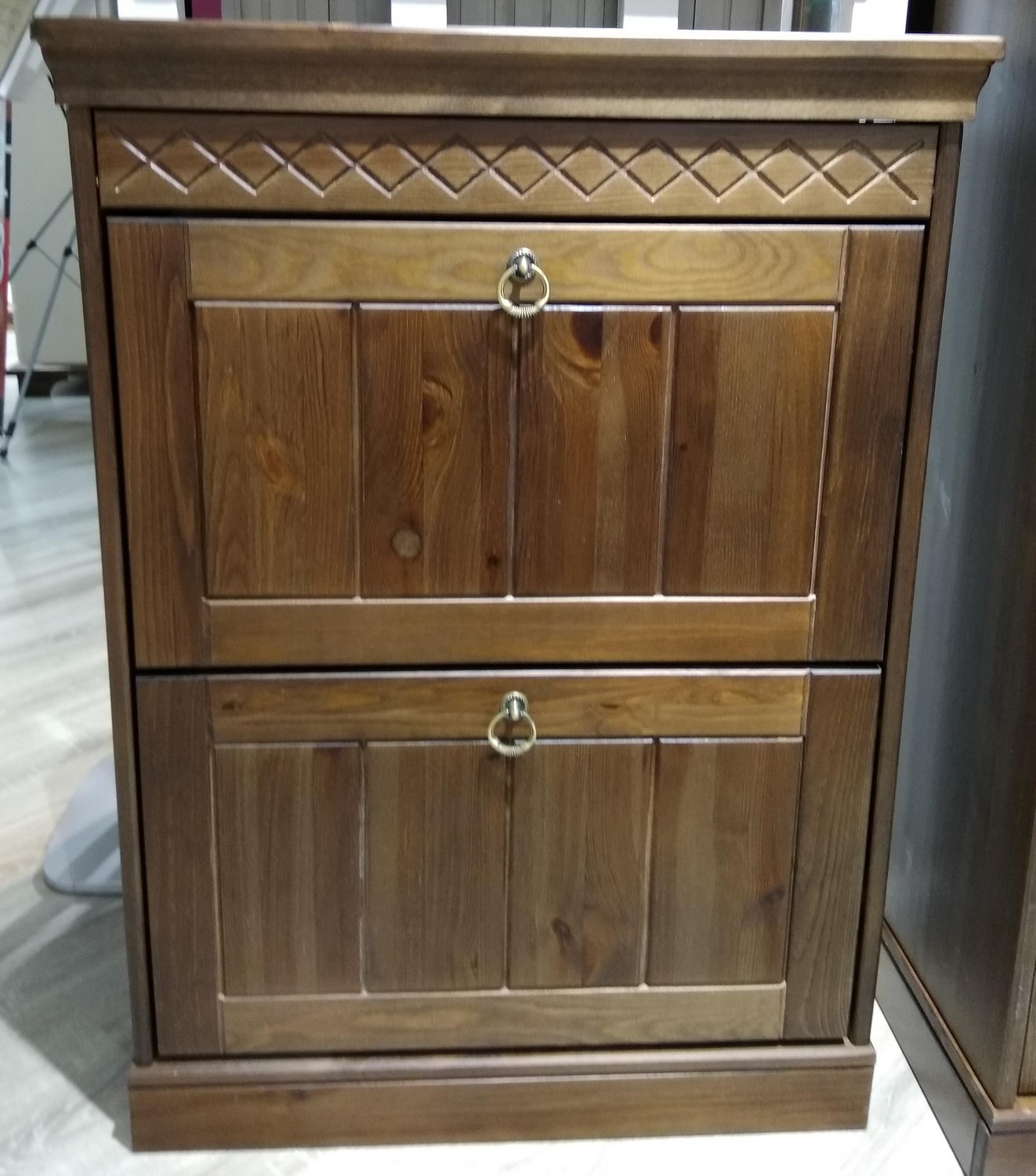 Тумба массив сосны Дания для обуви №1