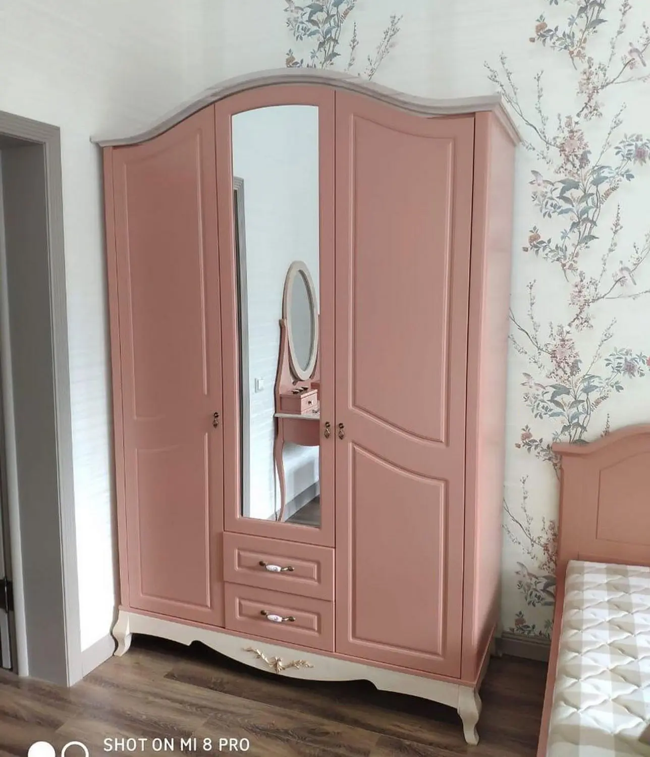 Шкаф Авиньон 3-х створчатый