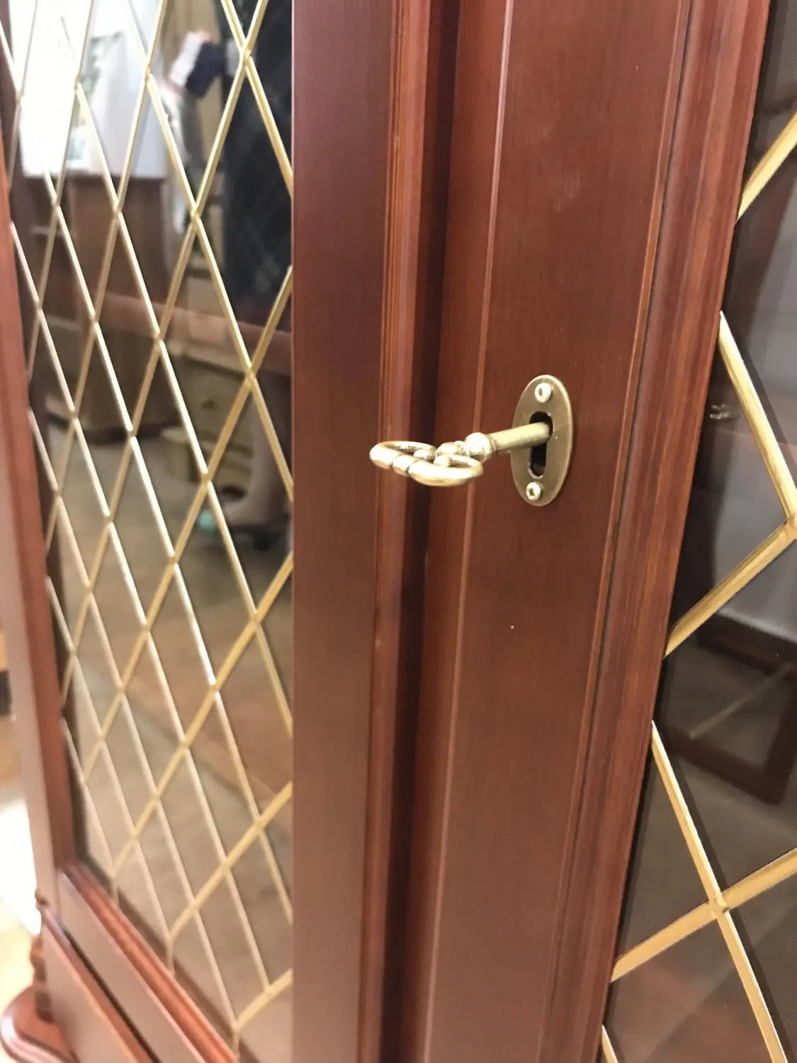   Шкаф-витрина массив сосны Скандия 2-створчатый с 2 ящиками 3.19.04  