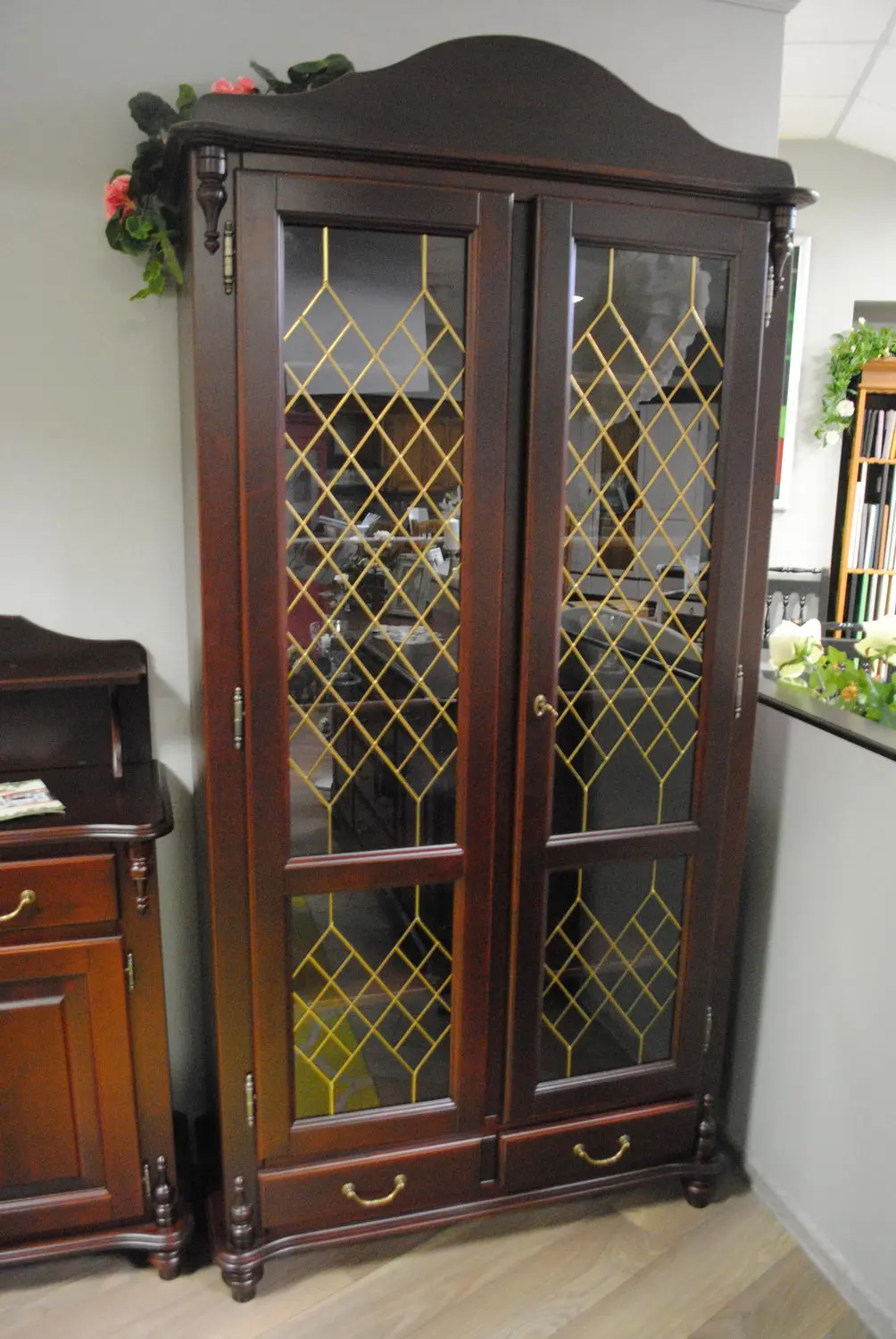 Шкаф-витрина Скандия 2-створчатый с 2 ящиками высокий Б3.19.03