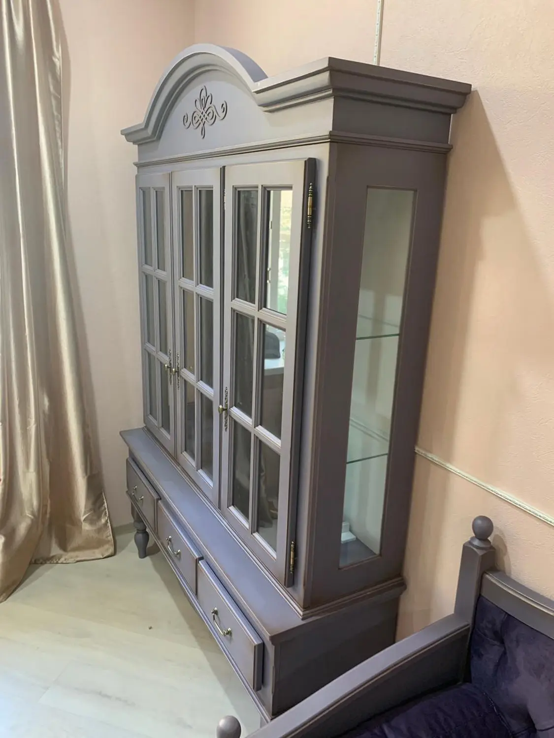 Сервант Валенсия 2-32 сосна