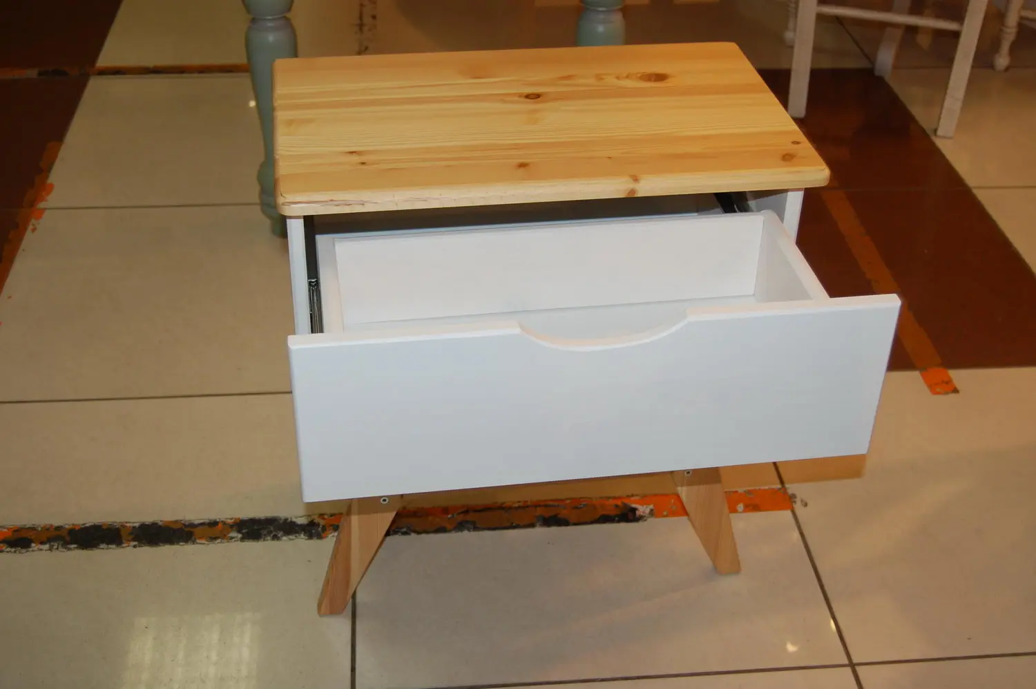 Тумба с 2 ящиками массив сосны детская ТК №6