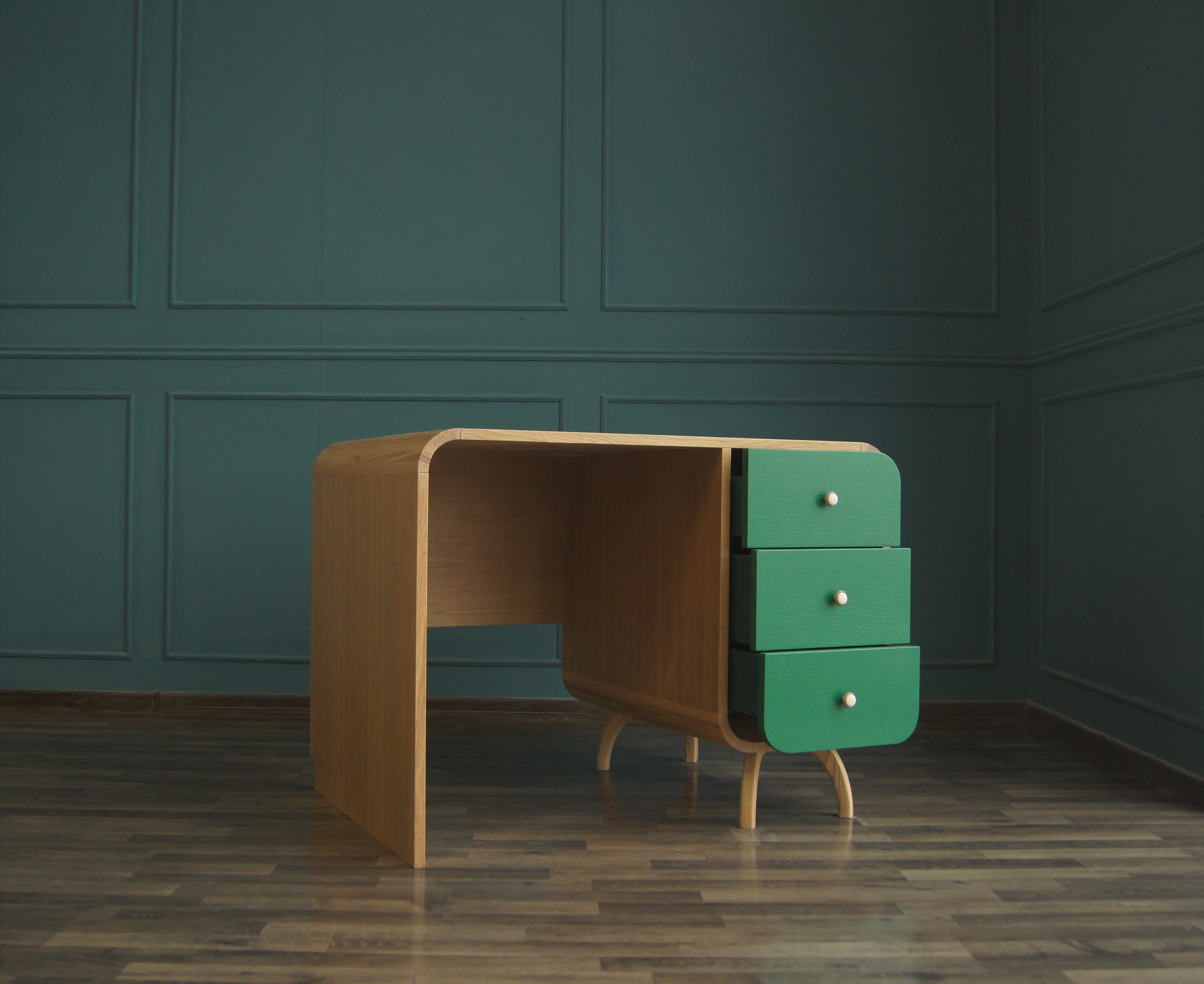 Рабочий стол с одной тумбой 3 ящика "Ellipse"