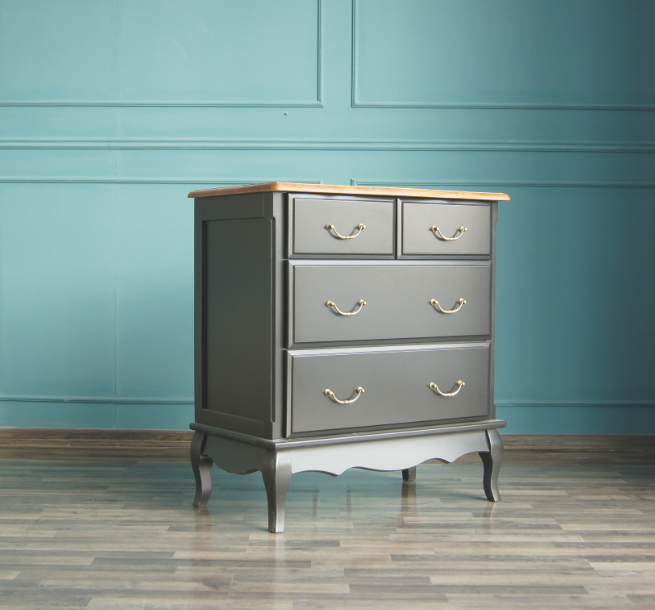 Черный комод из дерева «Leontina" (4 ящика)