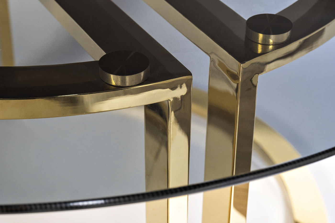 47ED-GDCT002 Стол журнальный GardaDecor темн.стекло/зол 