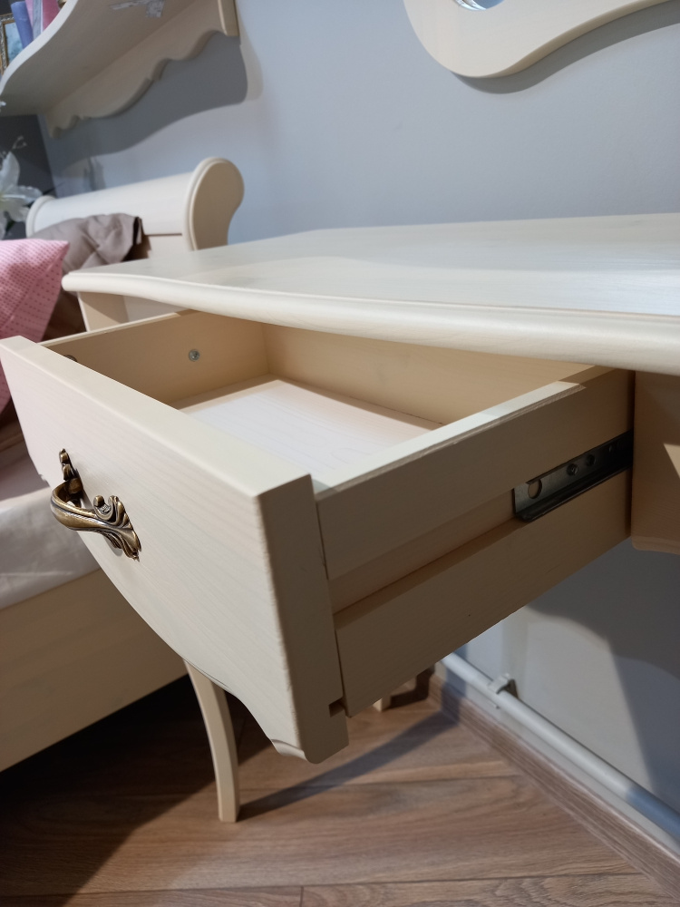 Стол ЛеБо туалетный