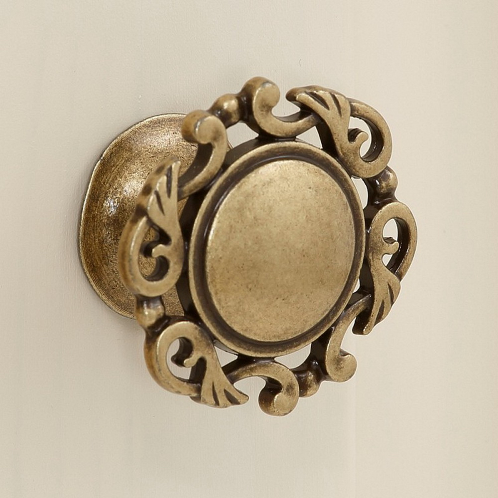 Шкаф ЛеБо 3-дверный с глухими дверями