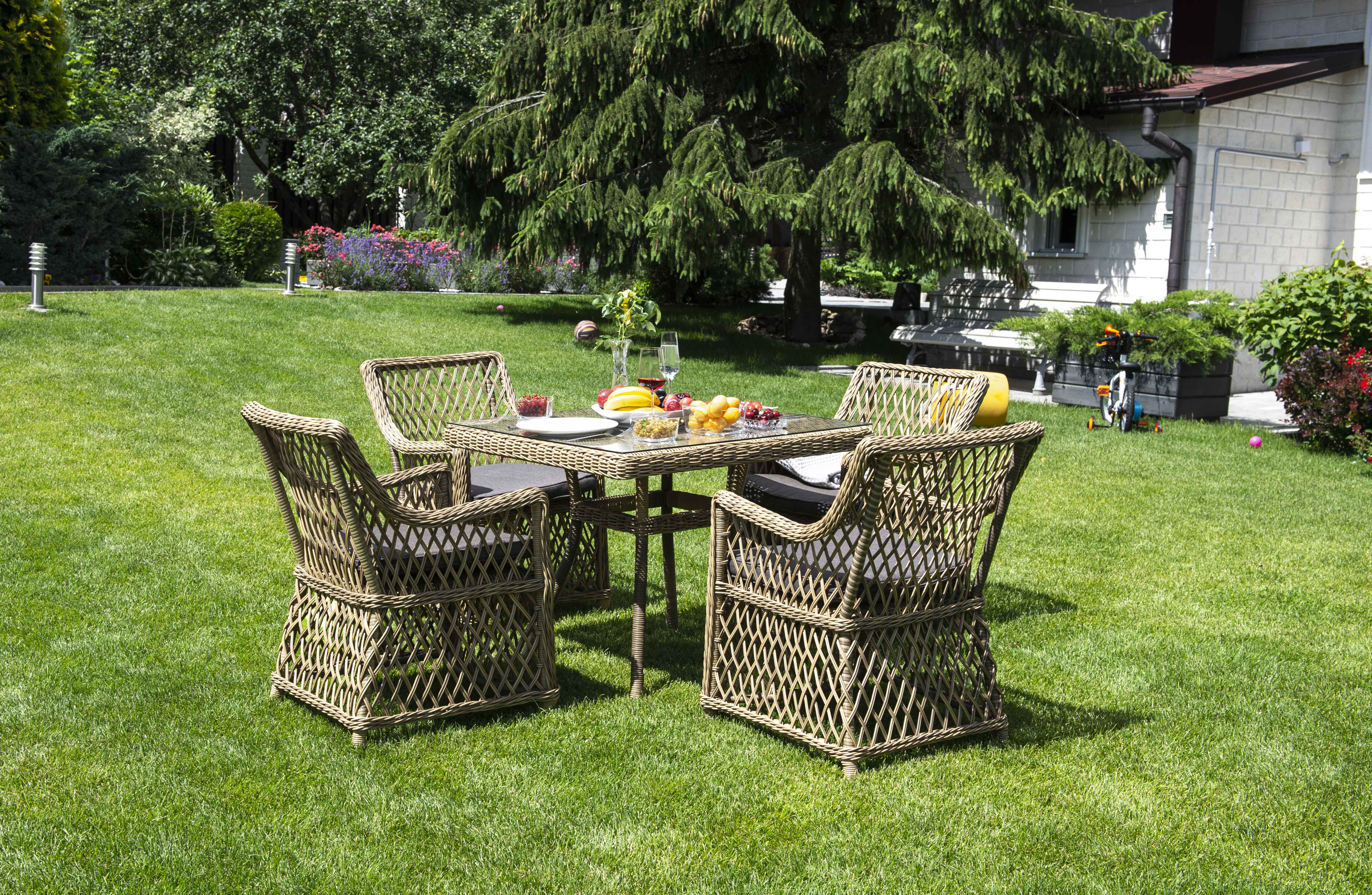 "Арлиш" обеденная группа плетеная на 4 персоны, цвет соломенный