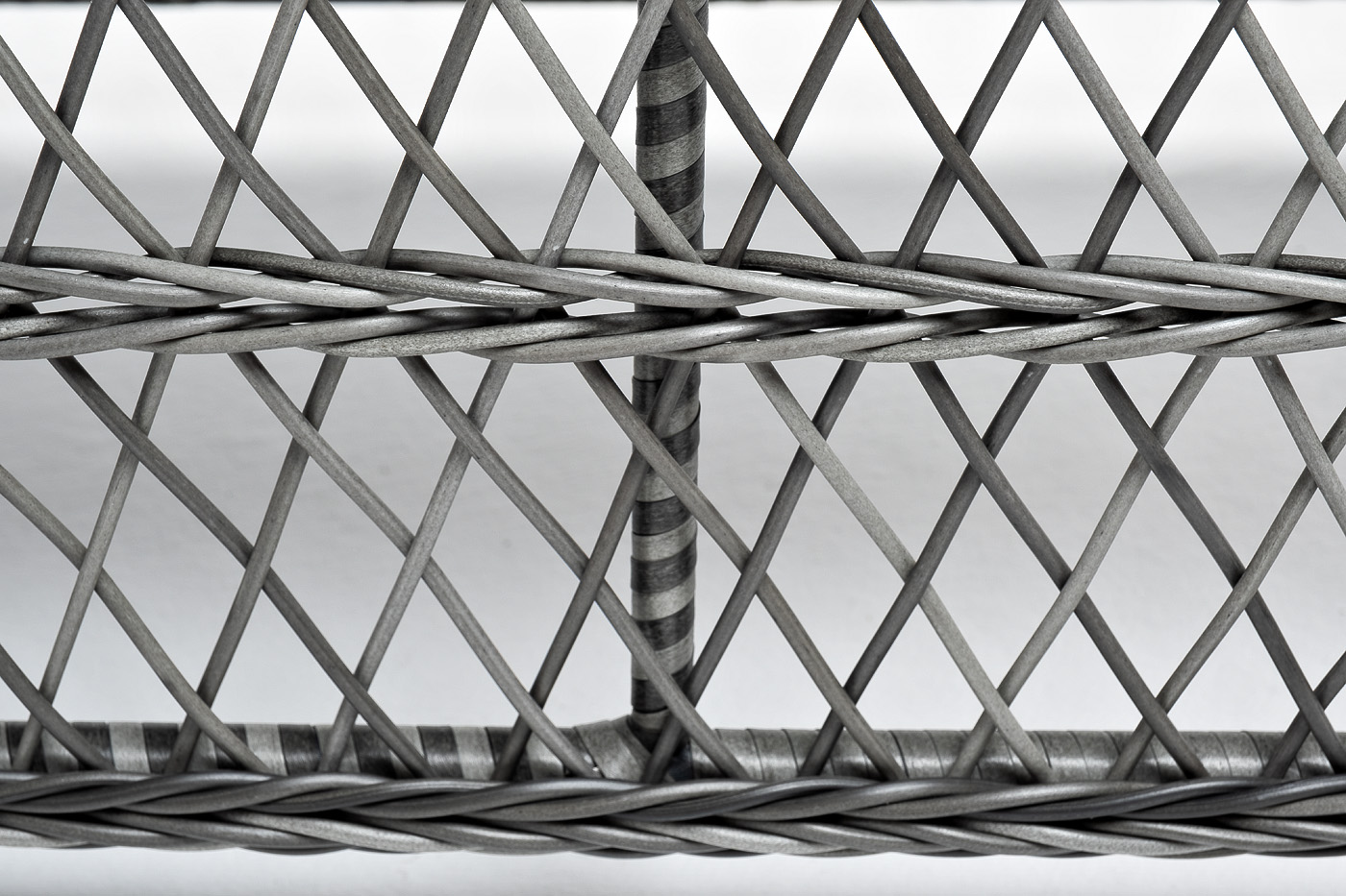 "Грандинелли" стол журнальный из искусственного ротанга, цвет графит