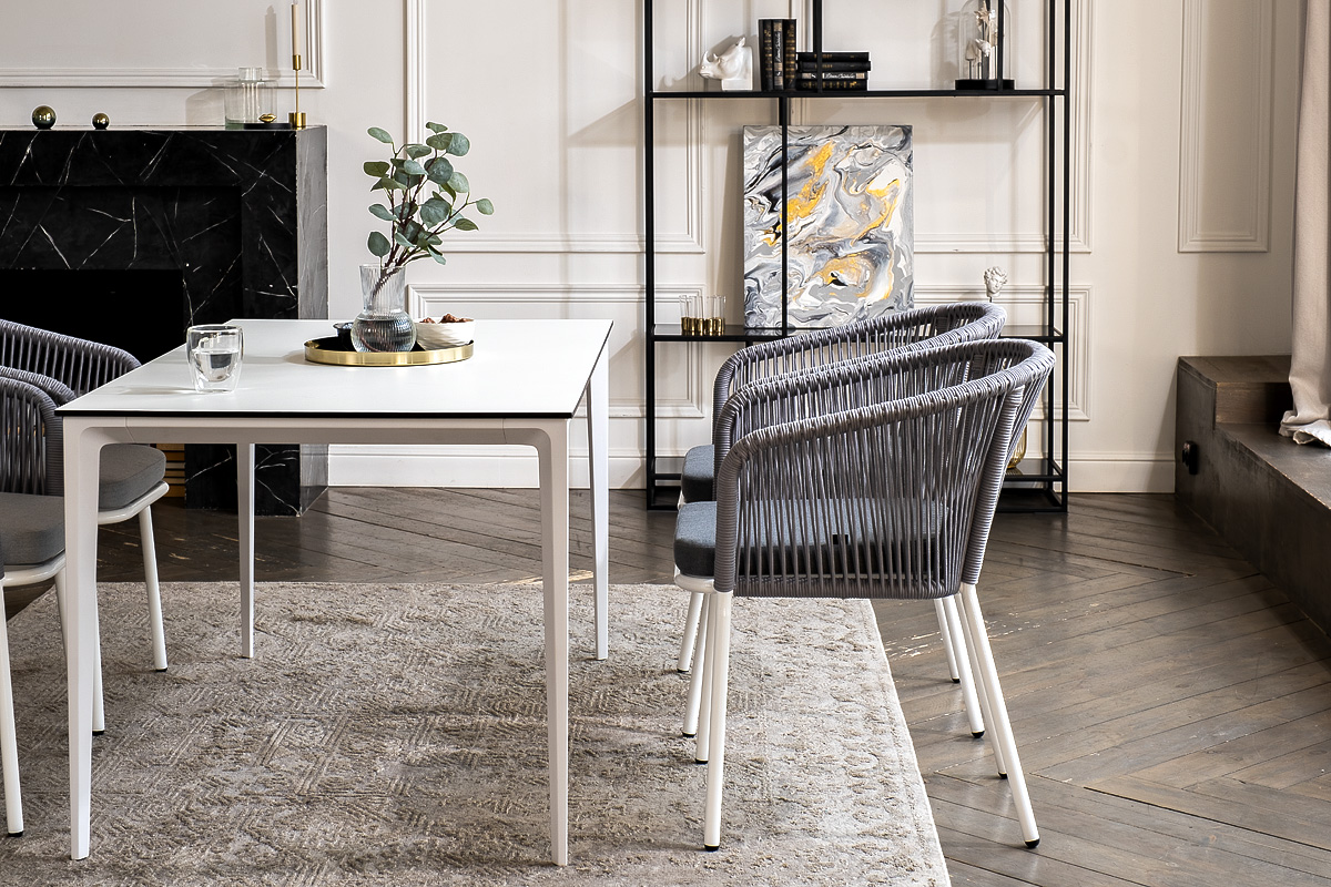 "Малакио" обеденная группа на 4 персоны со стульями "Марцелло", каркас белый, роуп светло-серый