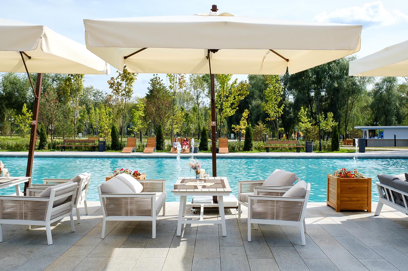 "Сан Ремо" кресло плетеное из роупа садовое, каркас алюминий белый, роуп бежевый, ткань бежевая