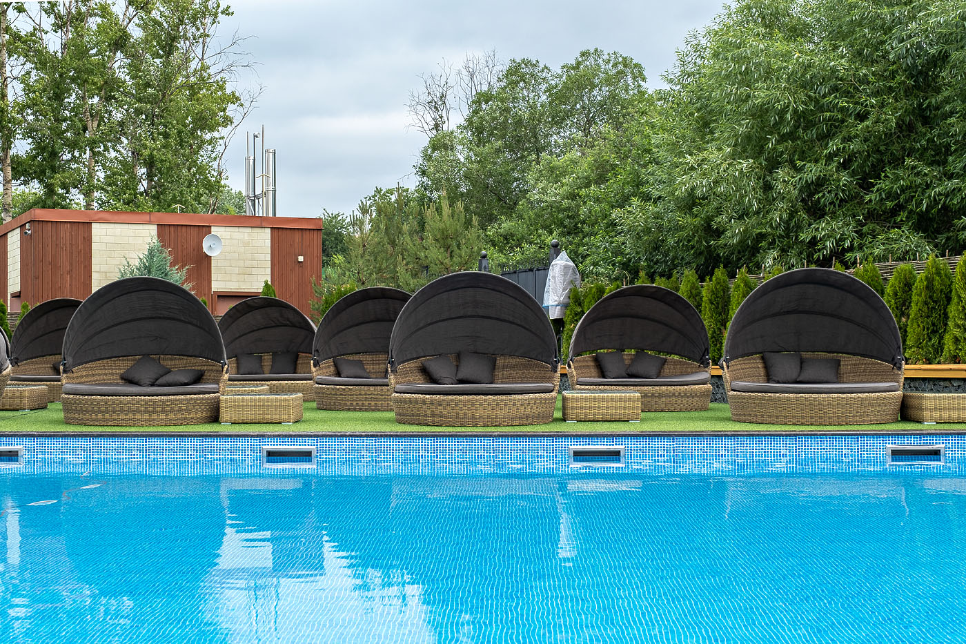 "Стильяно" плетеная кровать круглая, цвет соломенный