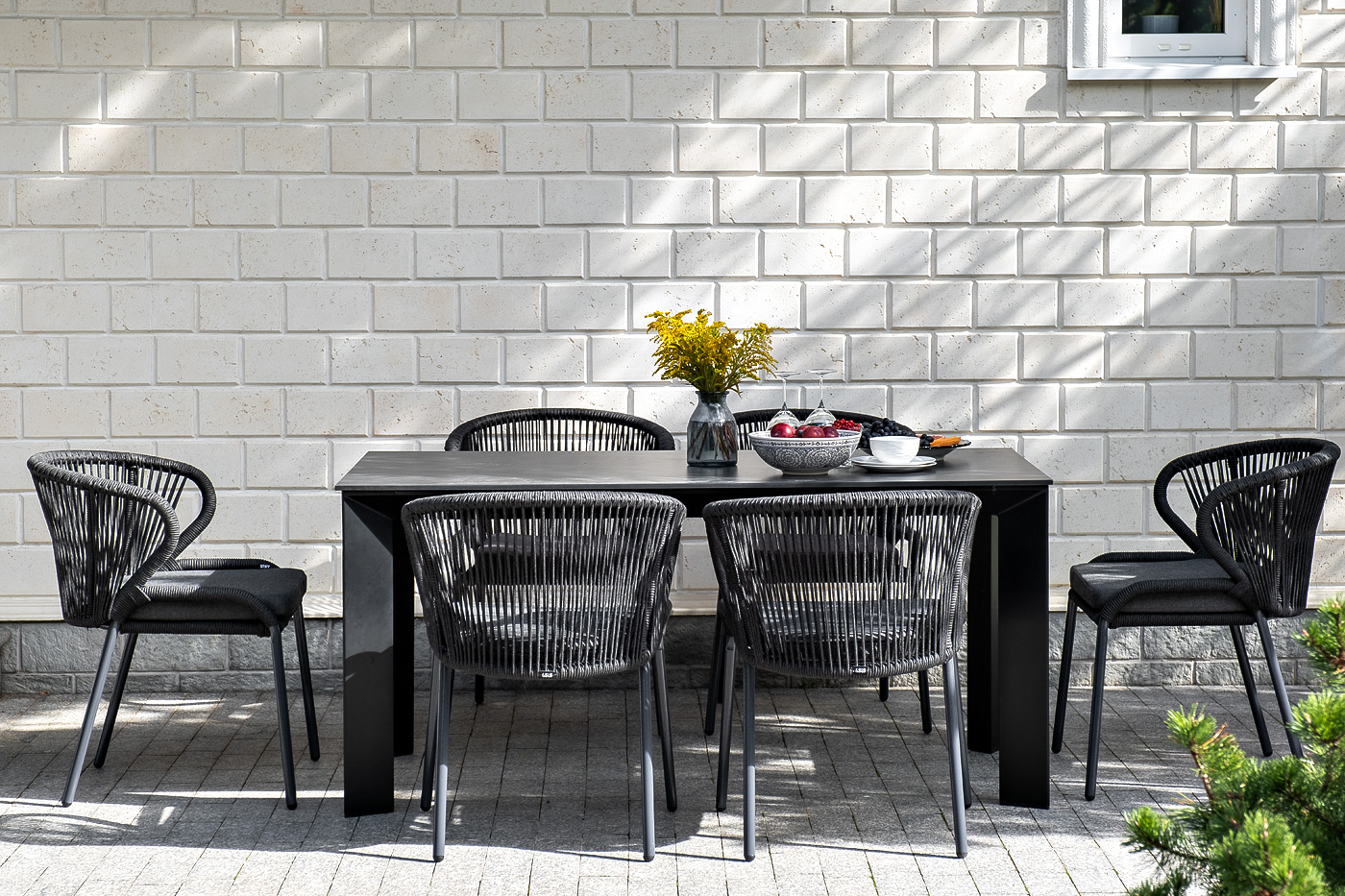 "Венецио" обеденная группа на 6 персон со стульями "Миленто", каркас темно-серый, роуп темно-серый