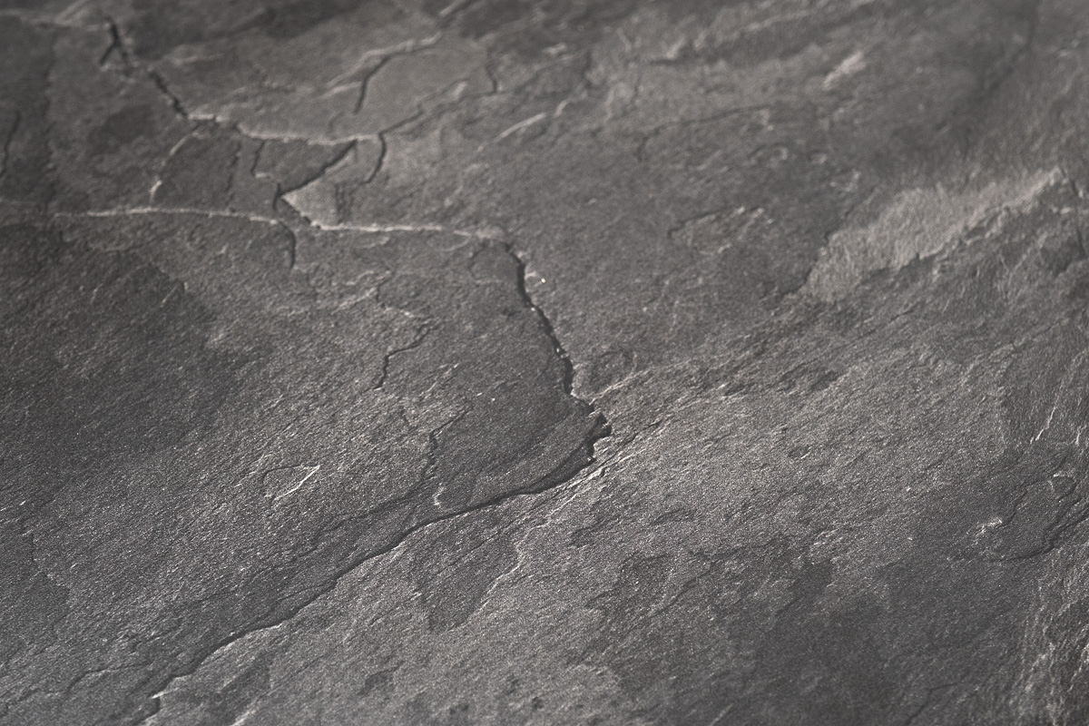 "Чиллион" интерьерный стол из HPL круглый Ø80 H32, цвет "серый гранит"