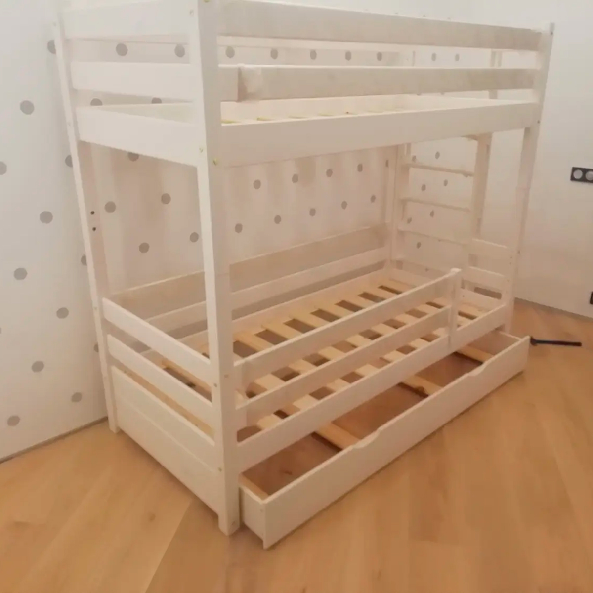 Кровать белая двухспальная 2-яр ТК №14 800х1800