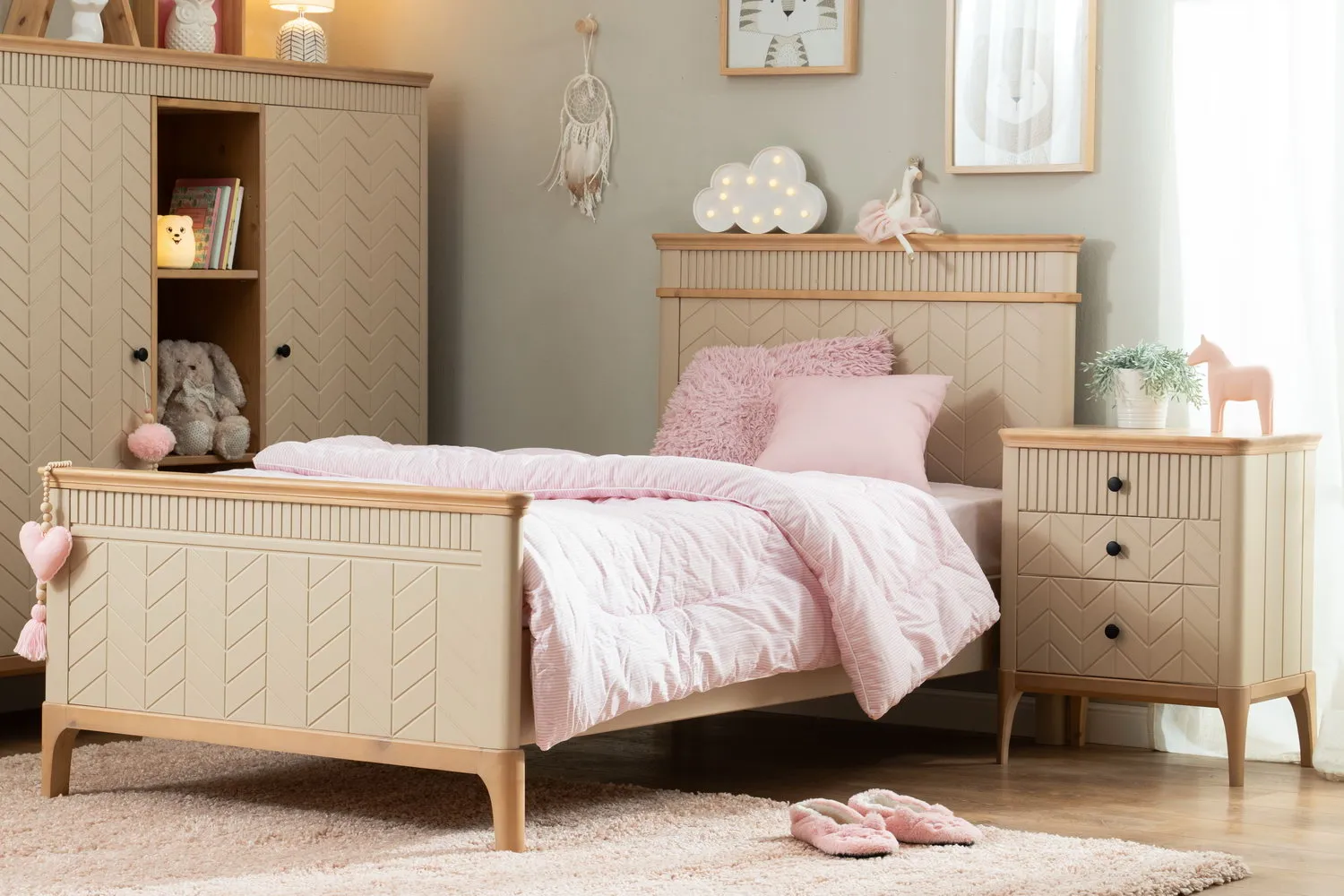   Кровать массив сосны Грета №17 1600х2000  