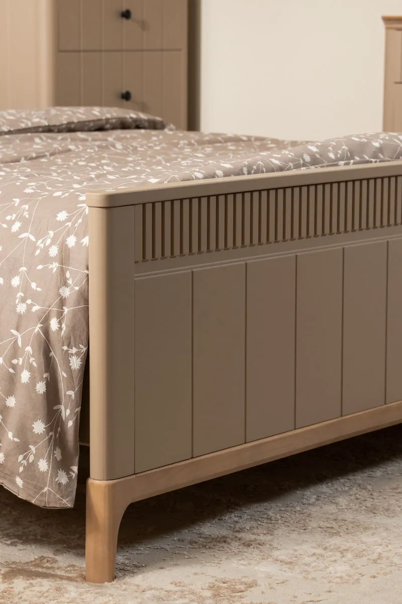   Кровать массив сосны Грета №25 1600х2000  